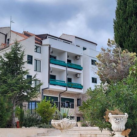 Hotel Marco Polo سلاتين المظهر الخارجي الصورة