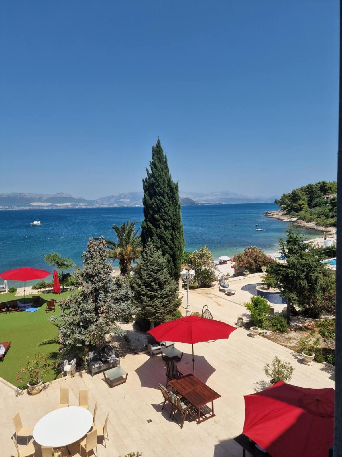 Hotel Marco Polo سلاتين المظهر الخارجي الصورة
